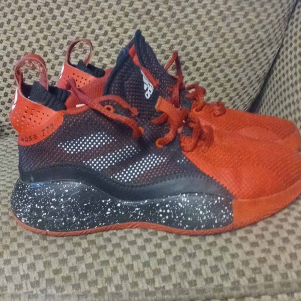 Adidas derick rose